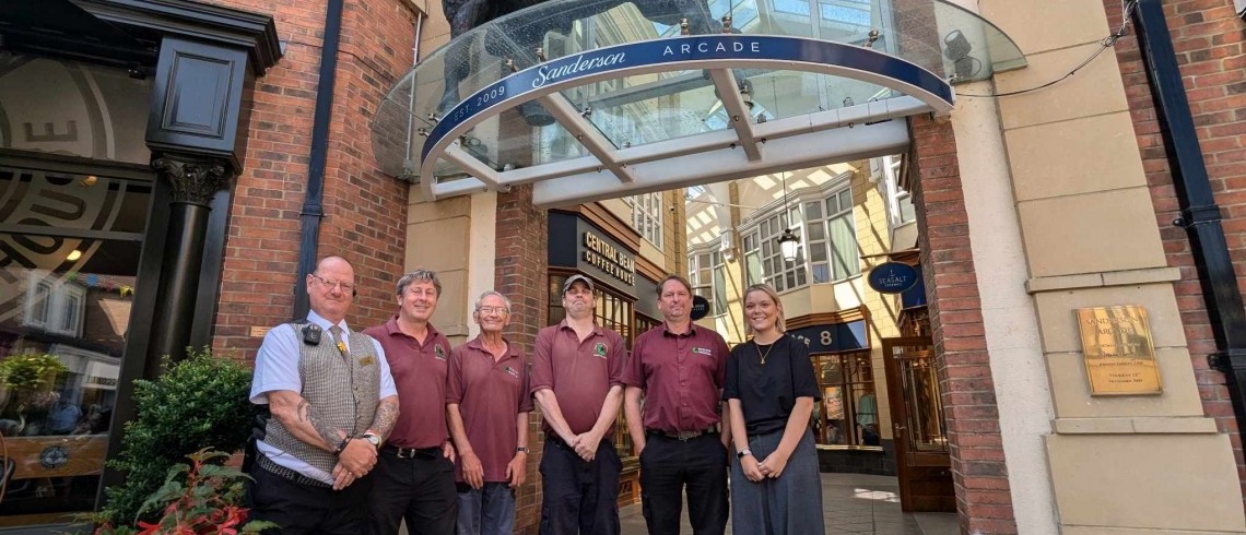 Business opportunity grows between shopping centre and local charity Business opportunity grows between shopping centre and local charity