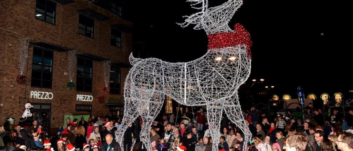 Crowds turn out for Gainsborough’s countdown to Christmas 